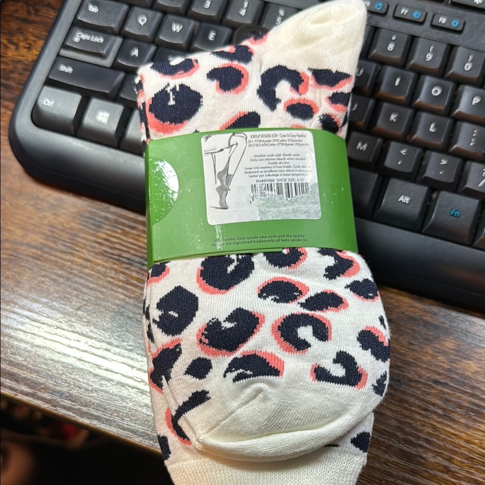 kate spade Women’s NWT Gray Crew Socks (3 pair) - Picture 3 of 3